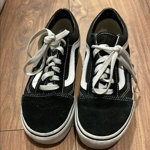 Vans Women's Sneakers - Black and White